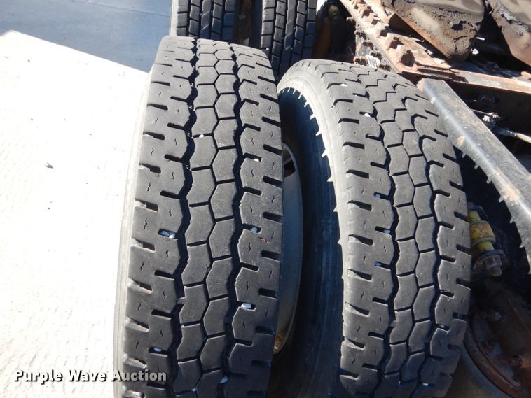 image for item FU9472 2007 Freightliner Columbia semi truck