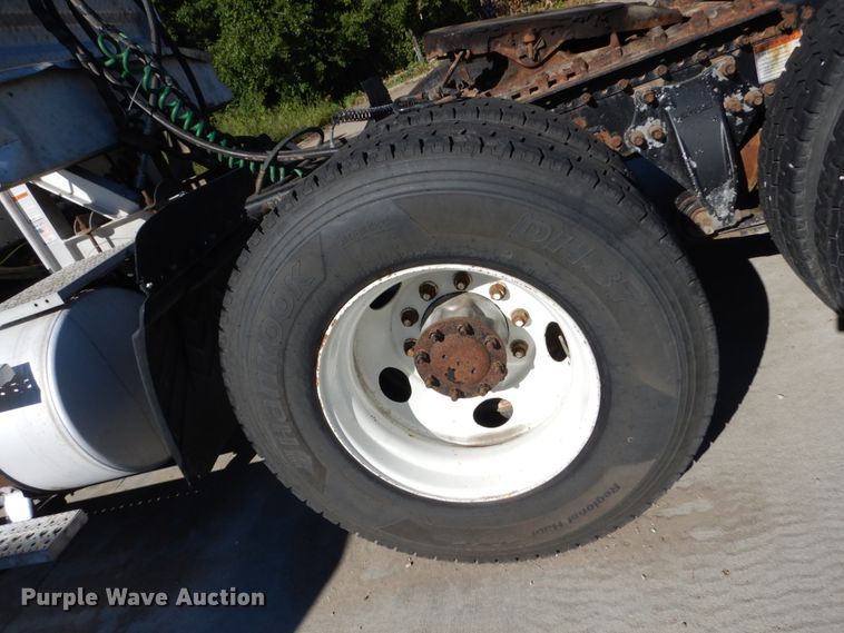 image for item FU9472 2007 Freightliner Columbia semi truck