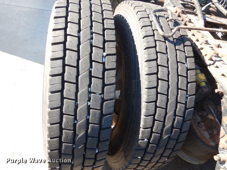 image for item FU9472 2007 Freightliner Columbia semi truck