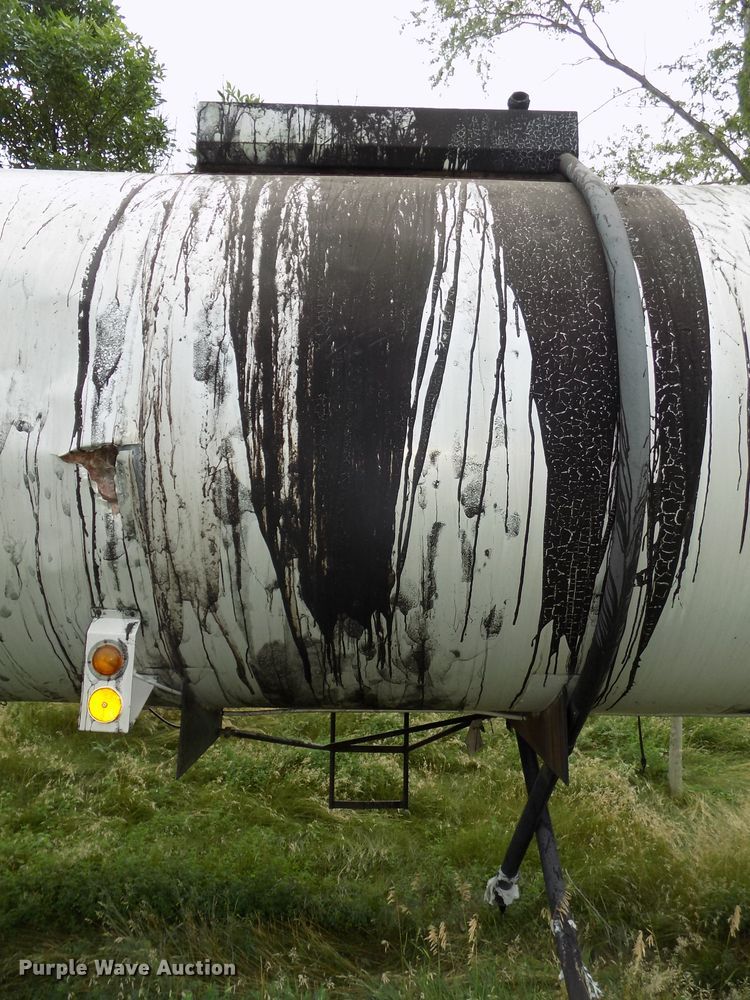 image for item G1871 1972 Fruehauf TEH-F2-R asphalt trailer