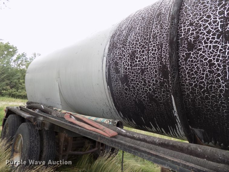 image for item G1871 1972 Fruehauf TEH-F2-R asphalt trailer