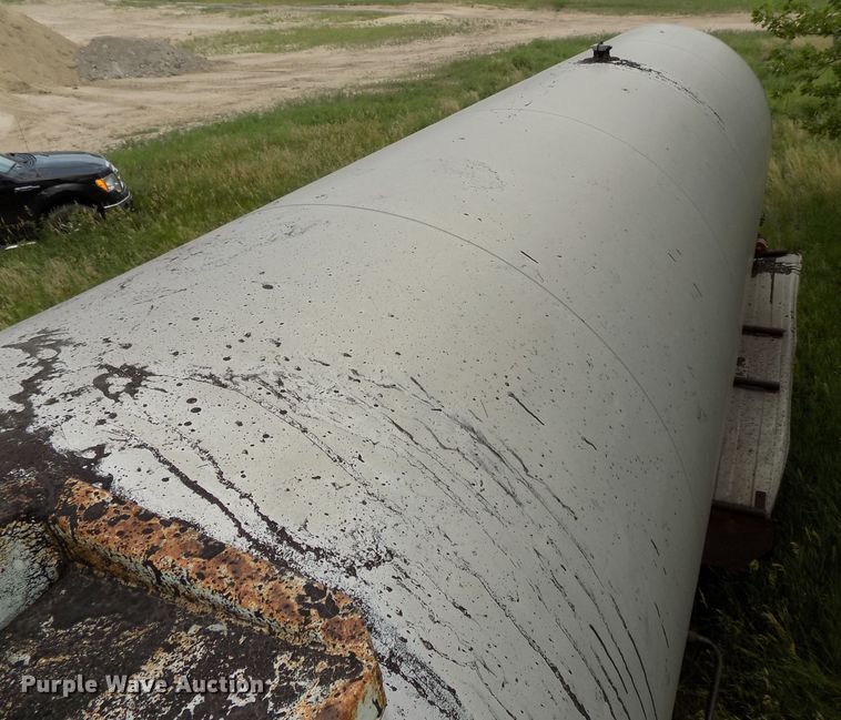 image for item G1871 1972 Fruehauf TEH-F2-R asphalt trailer