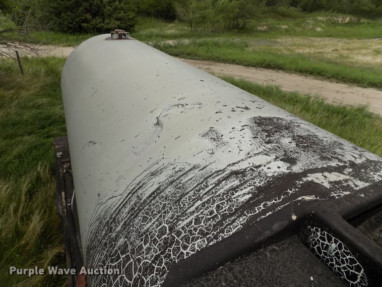 image for item G1871 1972 Fruehauf TEH-F2-R asphalt trailer