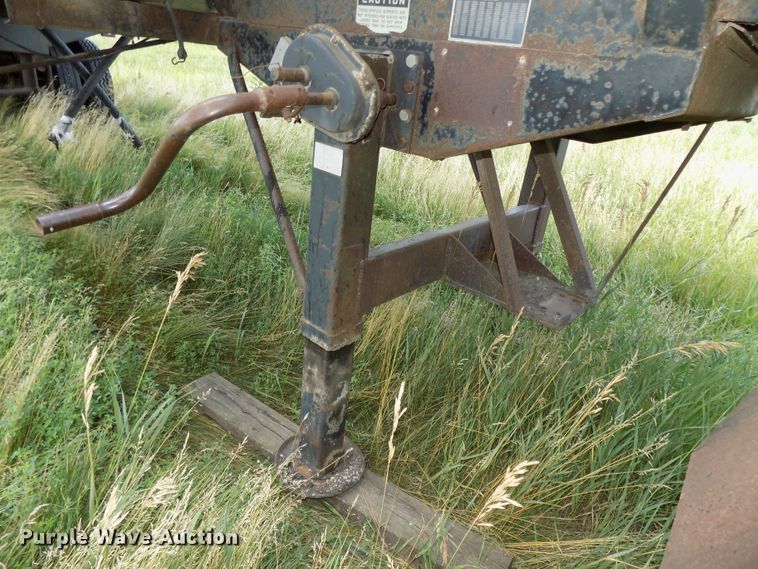 image for item G1871 1972 Fruehauf TEH-F2-R asphalt trailer