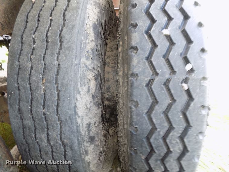 image for item G1871 1972 Fruehauf TEH-F2-R asphalt trailer