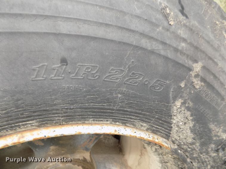 image for item G1871 1972 Fruehauf TEH-F2-R asphalt trailer