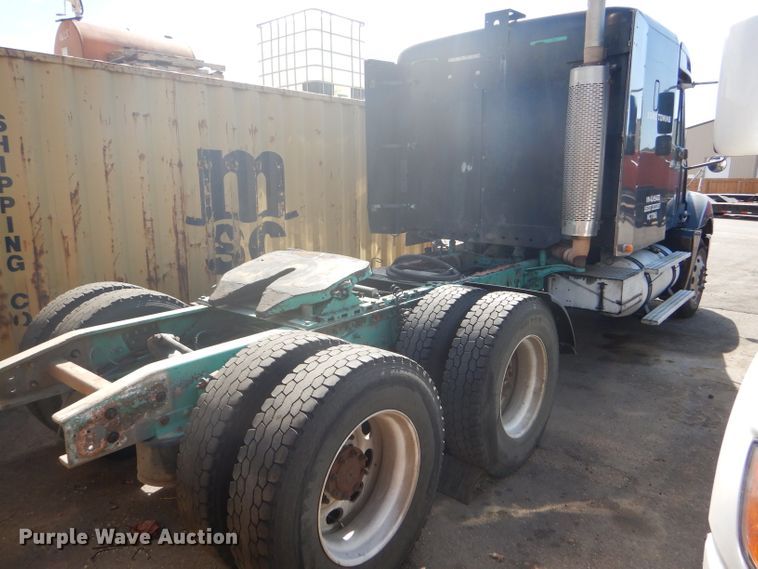 image for item GH9573 2004 Freightliner Columbia semi truck