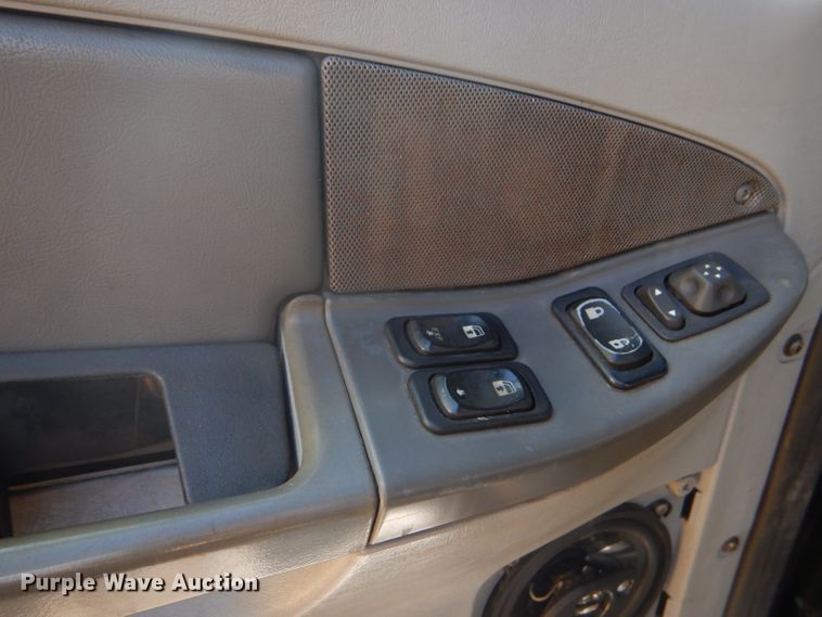 image for item GH9573 2004 Freightliner Columbia semi truck