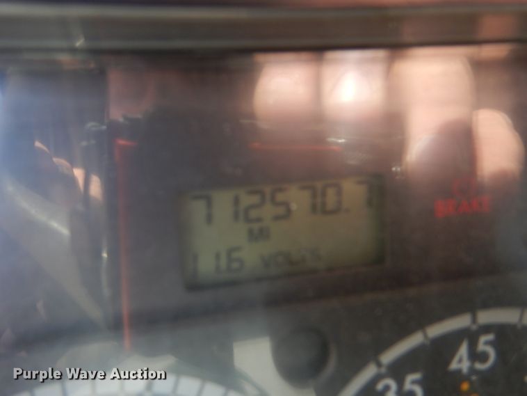 image for item GH9573 2004 Freightliner Columbia semi truck