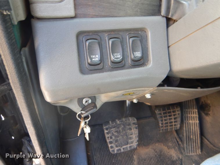 image for item GH9573 2004 Freightliner Columbia semi truck