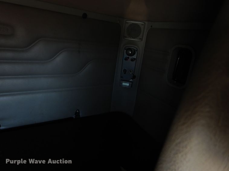 image for item GH9573 2004 Freightliner Columbia semi truck