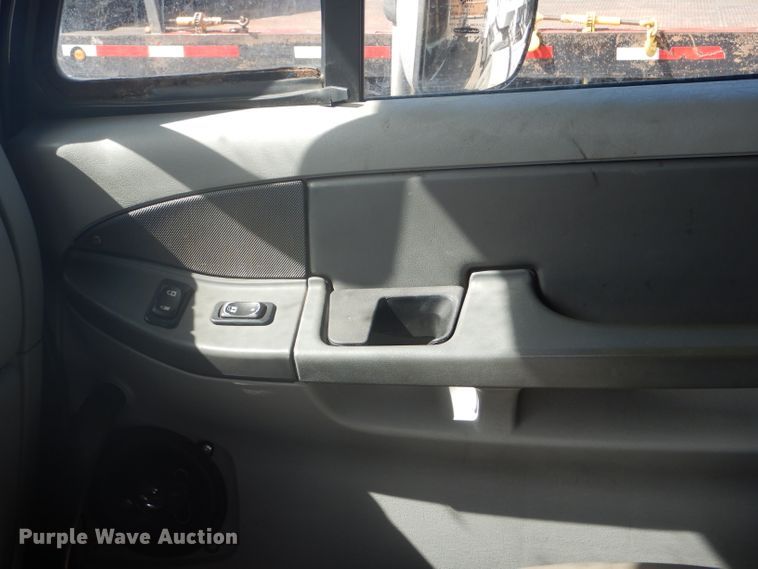 image for item GH9573 2004 Freightliner Columbia semi truck