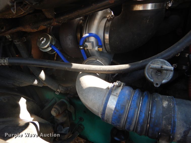 image for item GH9573 2004 Freightliner Columbia semi truck