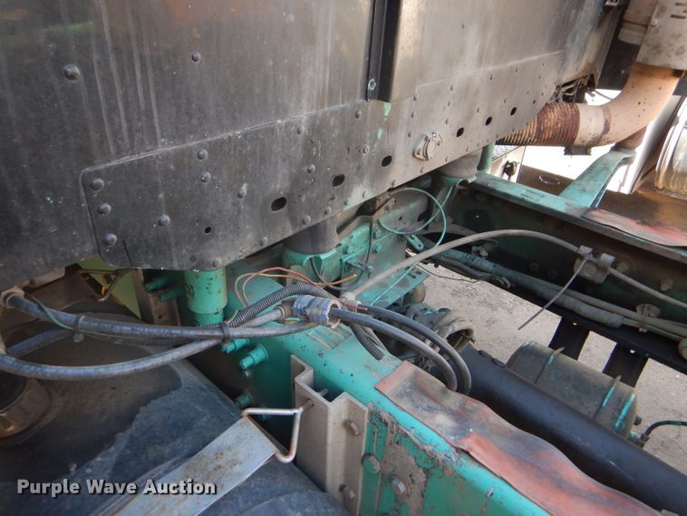 image for item GH9573 2004 Freightliner Columbia semi truck