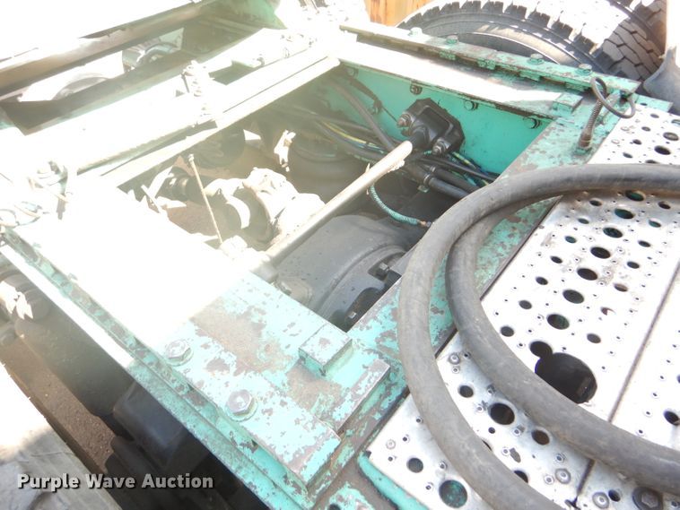 image for item GH9573 2004 Freightliner Columbia semi truck