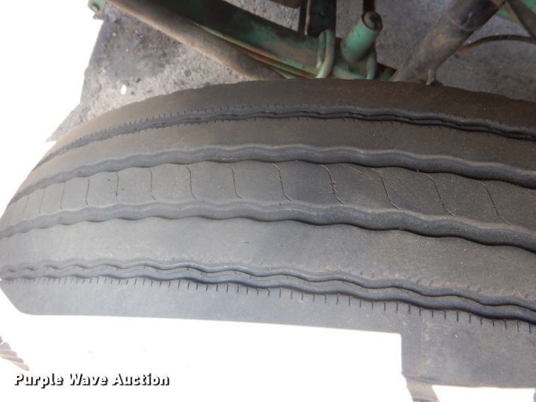 image for item GH9573 2004 Freightliner Columbia semi truck