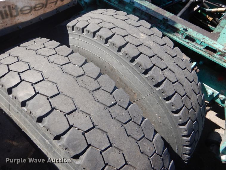 image for item GH9573 2004 Freightliner Columbia semi truck