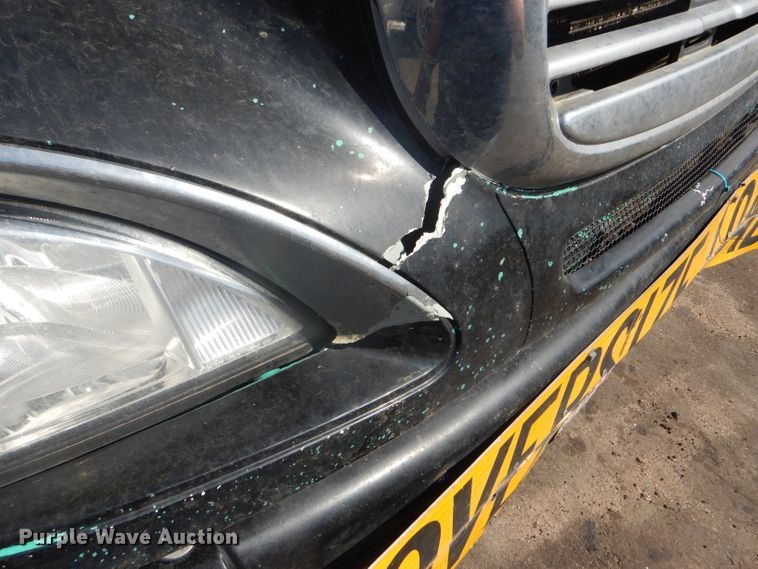 image for item GH9573 2004 Freightliner Columbia semi truck