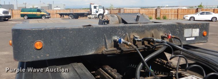 image for item GH9576 2000 Landoll 660 tilt deck equipment trailer