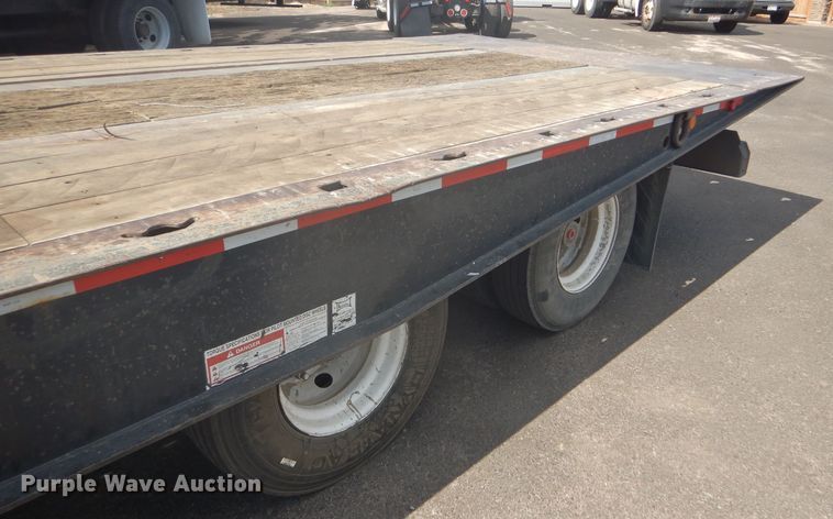 image for item GH9576 2000 Landoll 660 tilt deck equipment trailer