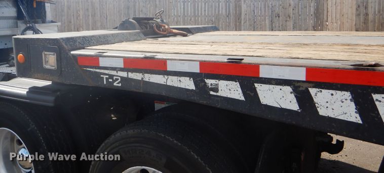 image for item GH9576 2000 Landoll 660 tilt deck equipment trailer