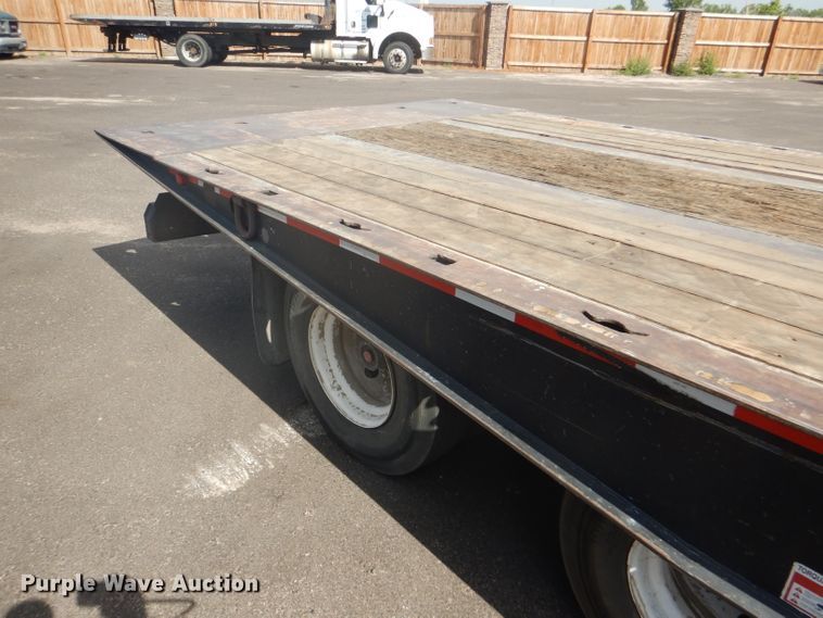 image for item GH9576 2000 Landoll 660 tilt deck equipment trailer