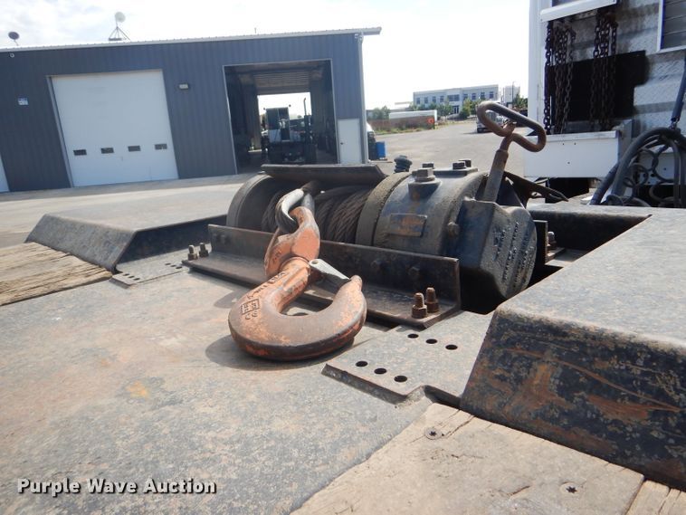 image for item GH9576 2000 Landoll 660 tilt deck equipment trailer