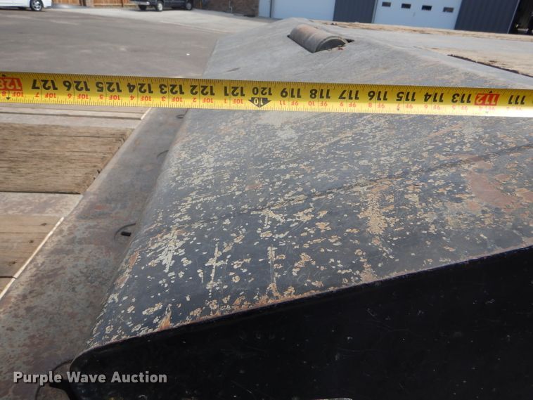 image for item GH9576 2000 Landoll 660 tilt deck equipment trailer