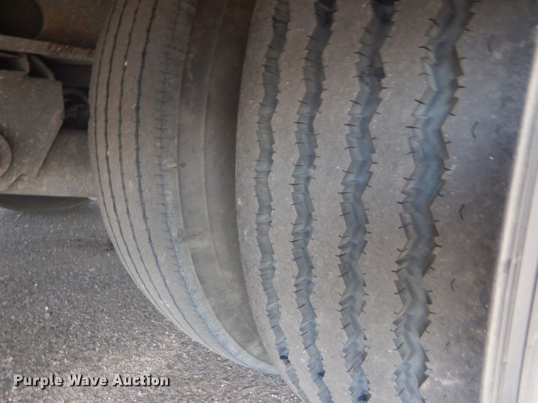 image for item GH9576 2000 Landoll 660 tilt deck equipment trailer