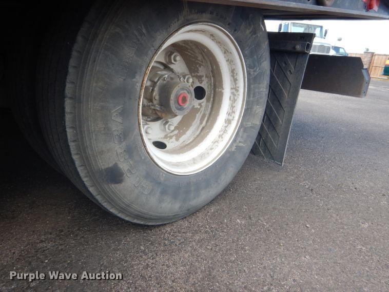 image for item GH9576 2000 Landoll 660 tilt deck equipment trailer