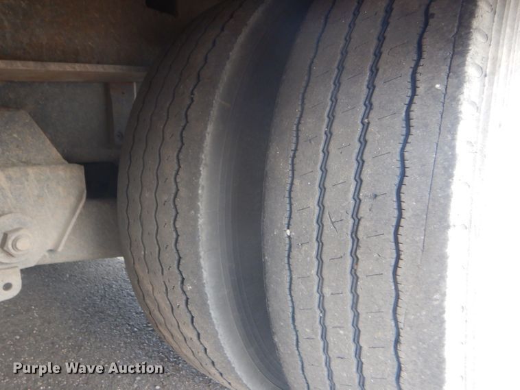 image for item GH9576 2000 Landoll 660 tilt deck equipment trailer