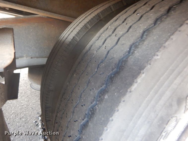 image for item GH9576 2000 Landoll 660 tilt deck equipment trailer