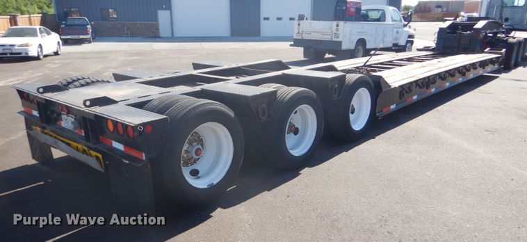 image for item GH9578 2002 Eager Beaver 55 GLS lowboy equipment trailer