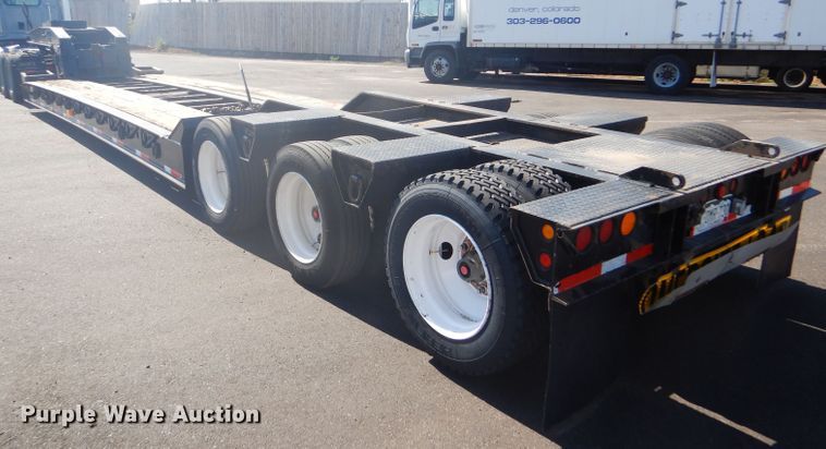 image for item GH9578 2002 Eager Beaver 55 GLS lowboy equipment trailer