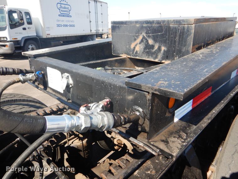 image for item GH9578 2002 Eager Beaver 55 GLS lowboy equipment trailer