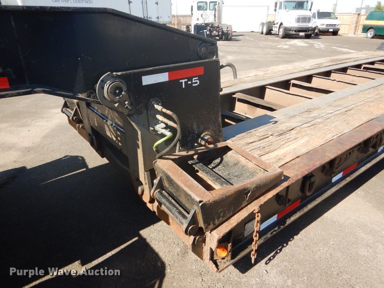 image for item GH9578 2002 Eager Beaver 55 GLS lowboy equipment trailer