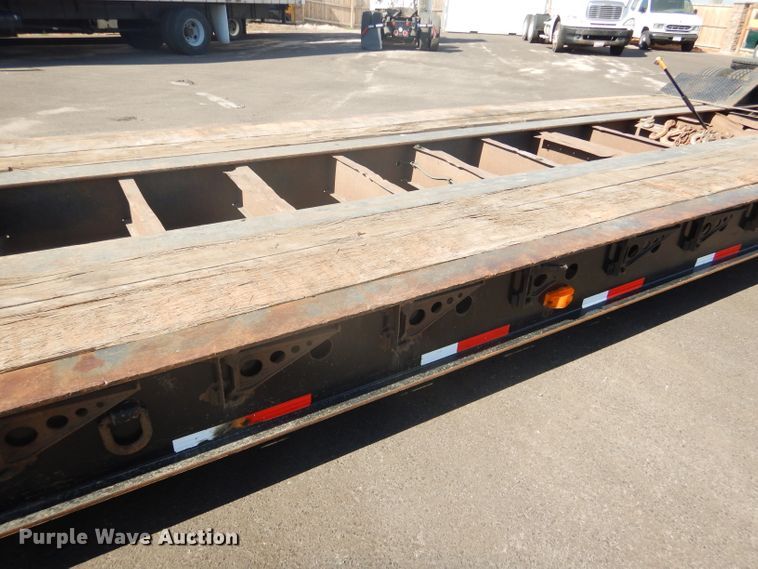 image for item GH9578 2002 Eager Beaver 55 GLS lowboy equipment trailer