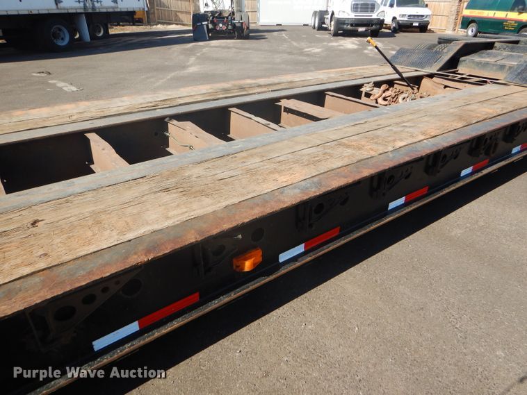 image for item GH9578 2002 Eager Beaver 55 GLS lowboy equipment trailer