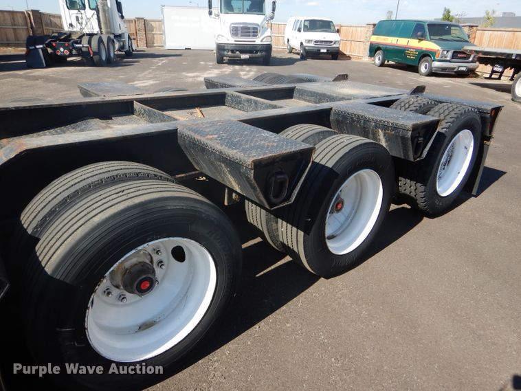 image for item GH9578 2002 Eager Beaver 55 GLS lowboy equipment trailer