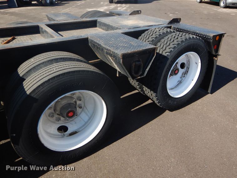 image for item GH9578 2002 Eager Beaver 55 GLS lowboy equipment trailer