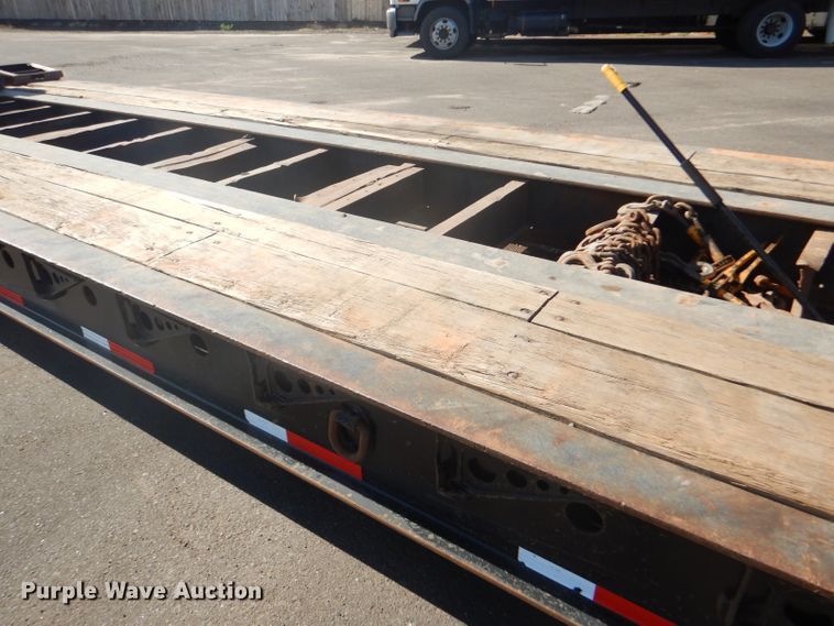image for item GH9578 2002 Eager Beaver 55 GLS lowboy equipment trailer