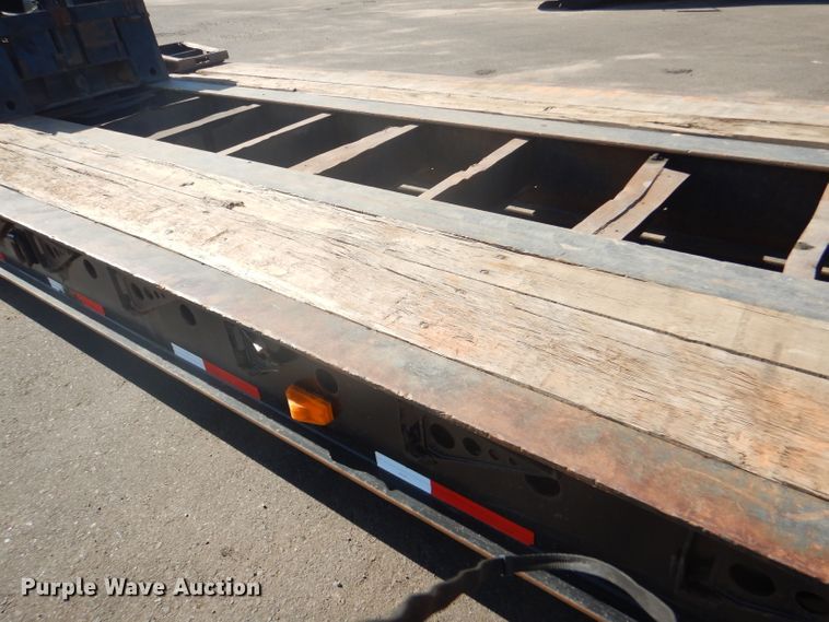 image for item GH9578 2002 Eager Beaver 55 GLS lowboy equipment trailer
