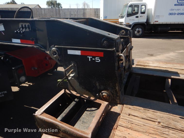 image for item GH9578 2002 Eager Beaver 55 GLS lowboy equipment trailer