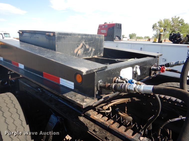 image for item GH9578 2002 Eager Beaver 55 GLS lowboy equipment trailer