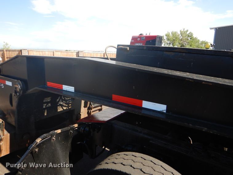 image for item GH9578 2002 Eager Beaver 55 GLS lowboy equipment trailer