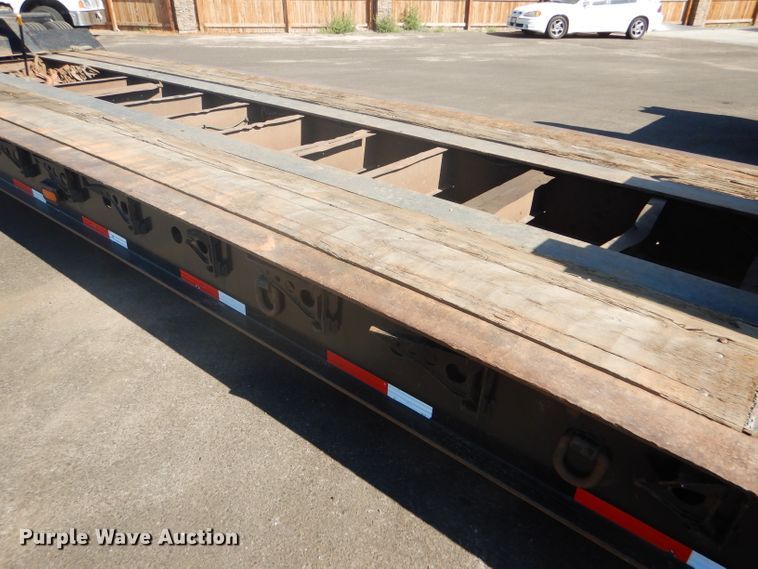 image for item GH9578 2002 Eager Beaver 55 GLS lowboy equipment trailer