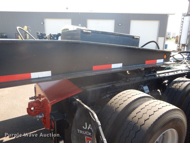 image for item GH9578 2002 Eager Beaver 55 GLS lowboy equipment trailer