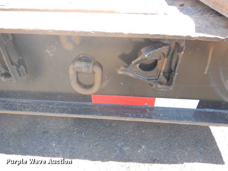 image for item GH9578 2002 Eager Beaver 55 GLS lowboy equipment trailer