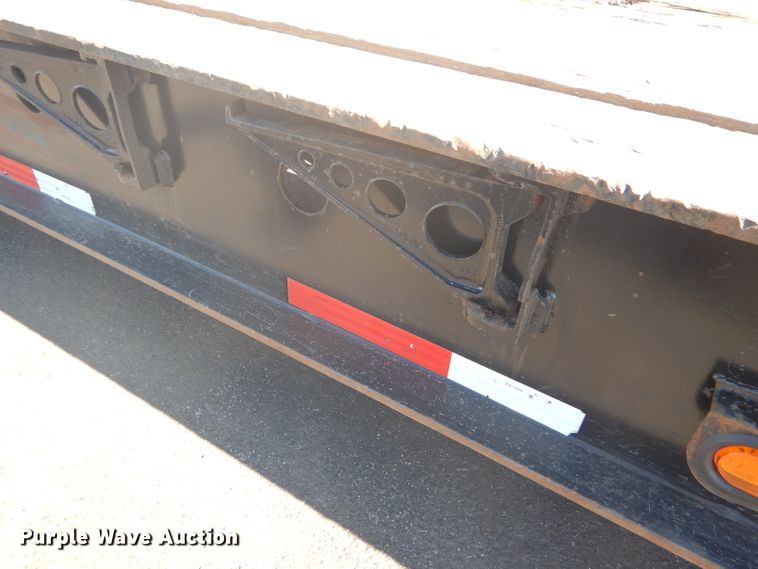 image for item GH9578 2002 Eager Beaver 55 GLS lowboy equipment trailer