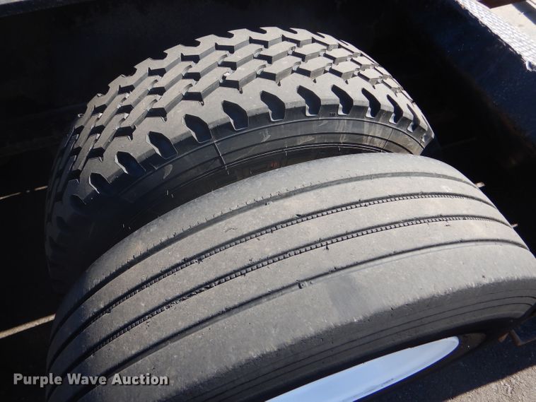 image for item GH9578 2002 Eager Beaver 55 GLS lowboy equipment trailer